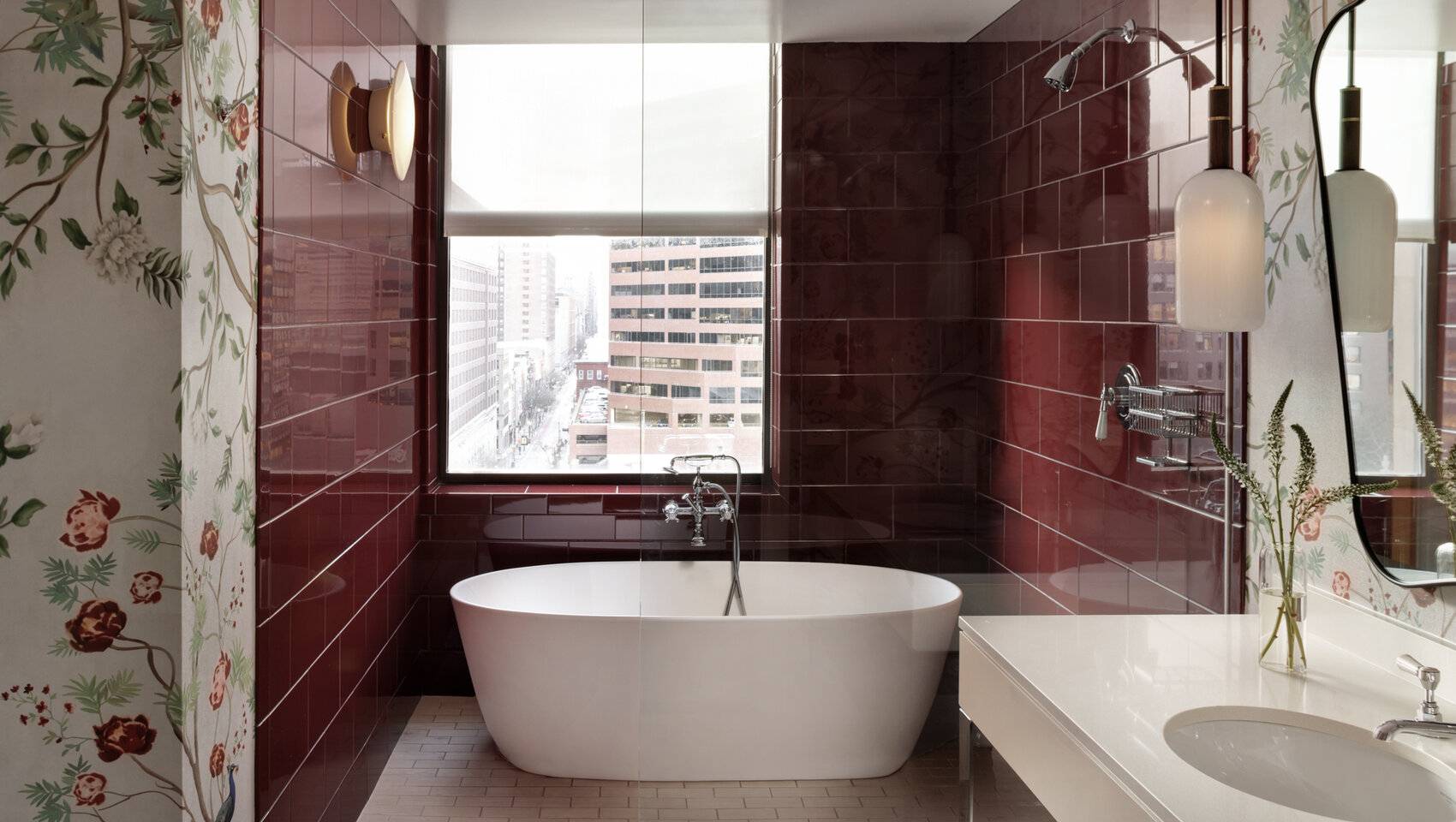 Soaking Tub & Shower