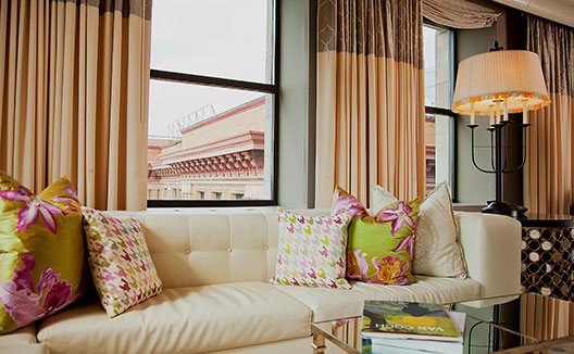 Suite living room